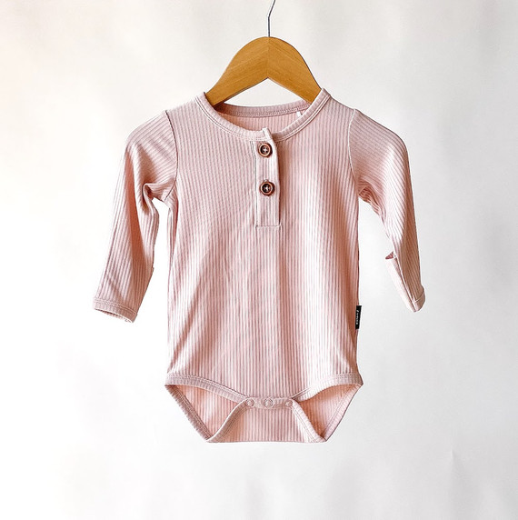 Ribbed Bamboo Buttoned Long Sleeve Onesie - Rose Quartz